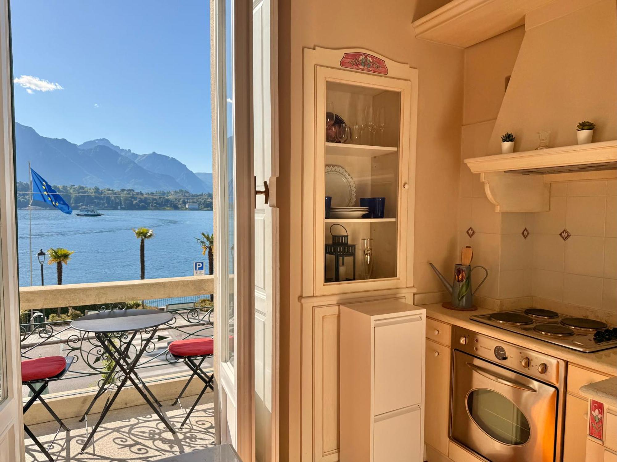 Belle Ile Lake View Suite Cadenabbia Bagian luar foto