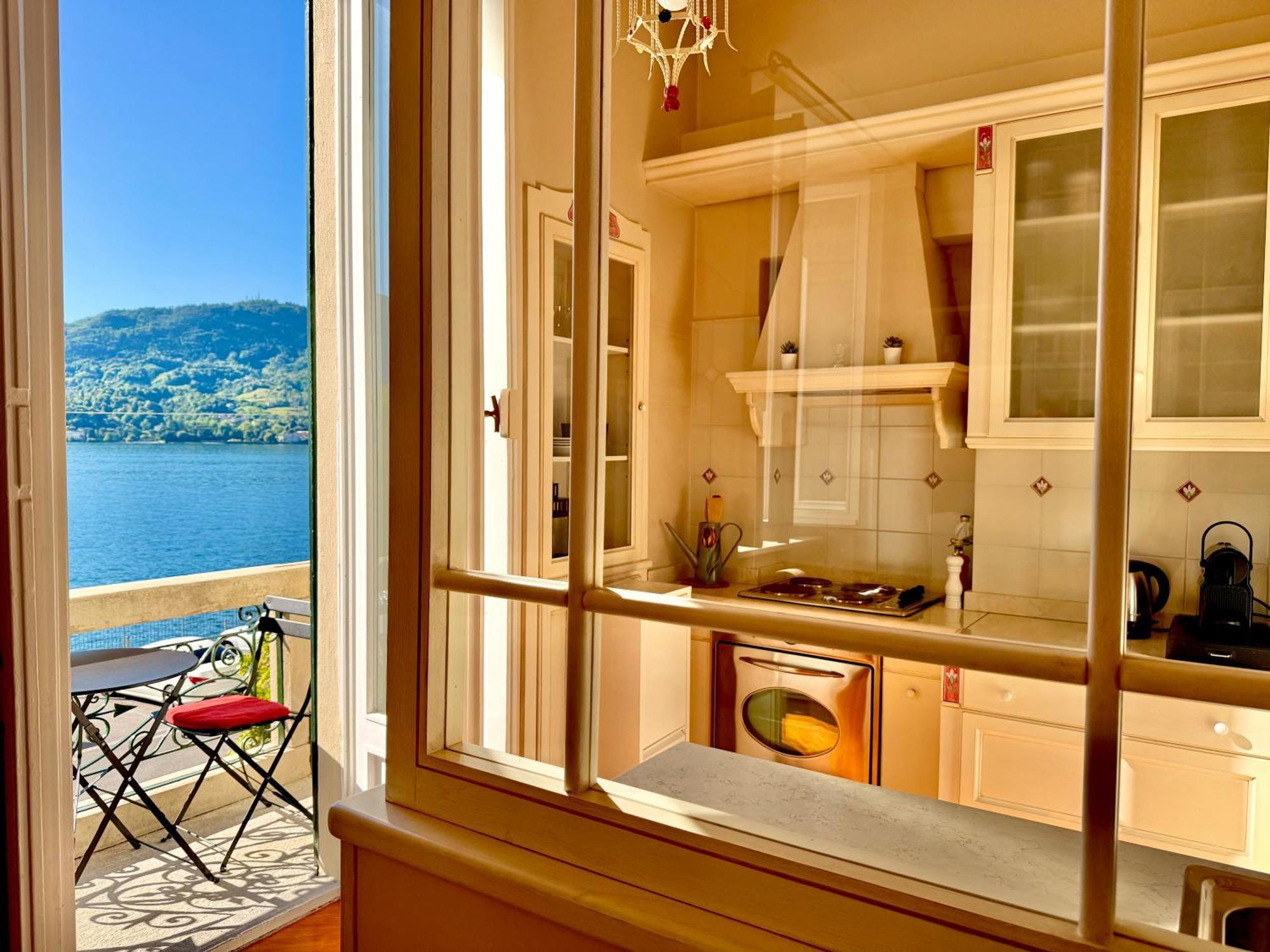 Belle Ile Lake View Suite Cadenabbia Bagian luar foto