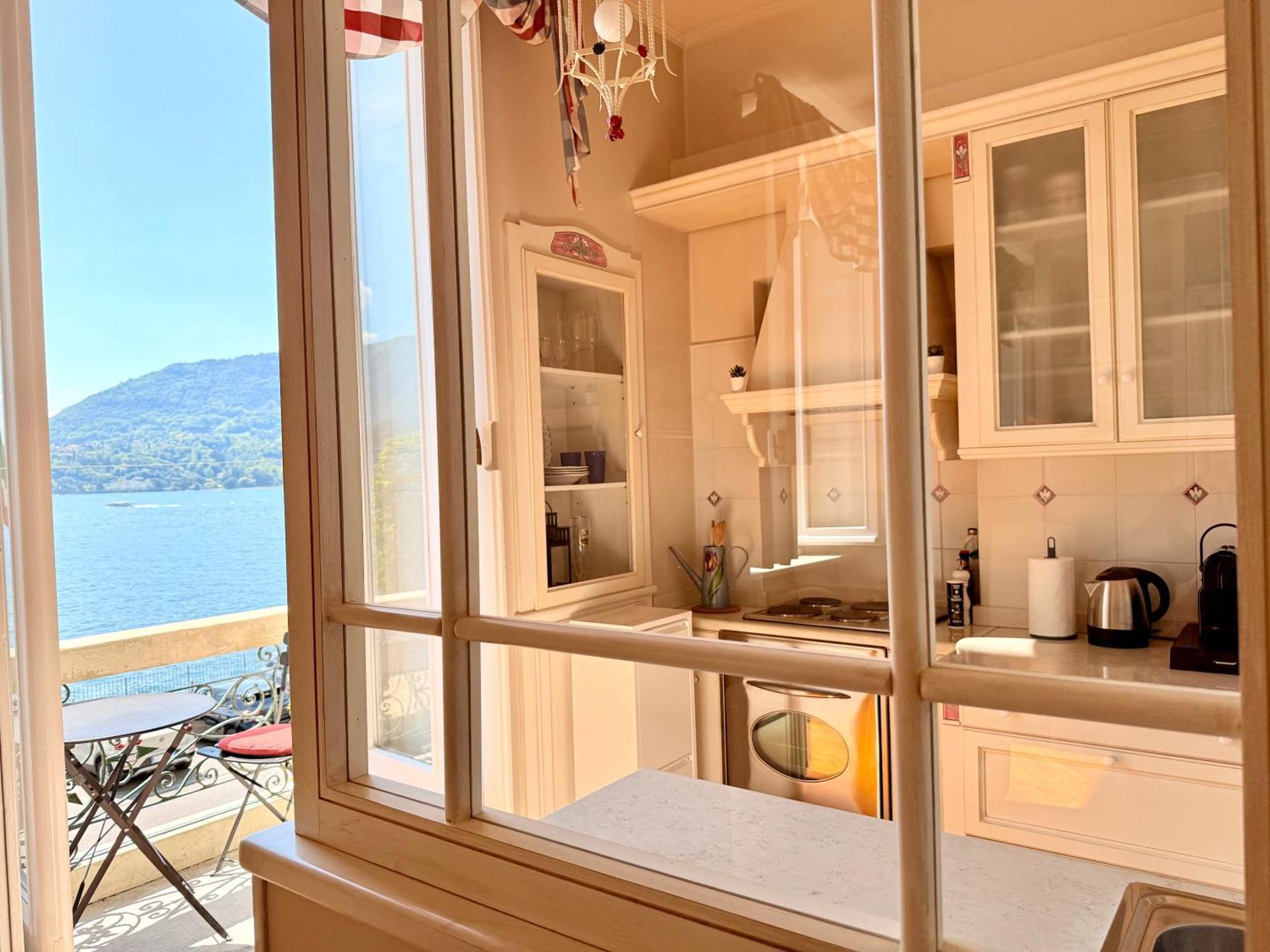 Belle Ile Lake View Suite Cadenabbia Bagian luar foto